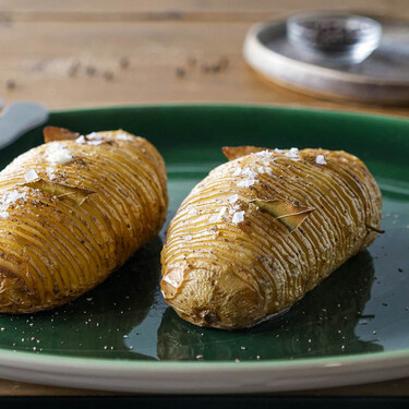 Cómo hacer patatas hasselback, la guarnición más fácil y resultona (con vídeo incluido)
