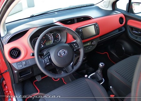toyota-yaris-2014-650-16.jpg