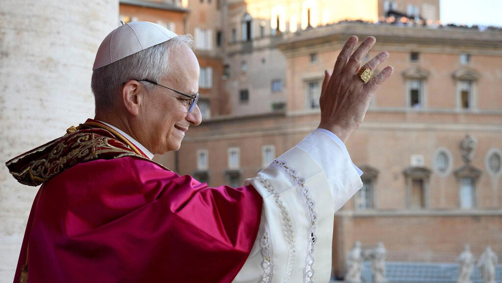 Ni es un Rolex ni un Audemars Piguet: este es el reloj de lujo asequible que lleva el Papa León XIV