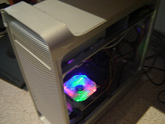 Athlon 64 dentro de la caja de un PowerMac G5