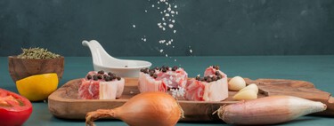 Qué demonios significa “salar generosamente”: así es como sazona la carne o el pescado un chef profesional 