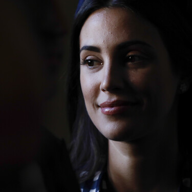 Sassa de Osma luce el vestido negro de fiesta perfecto para brillar siempre