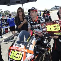 Ya es oficial, Álvaro Bautista ficha por el Aspar Team y llevará una Ducati Desmosedici GP16