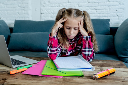 Mi hijo no quiere hacer deberes: 11 claves para ayudarle y evitar que el momento afecte al clima familiar