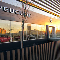 PSA ya tiene luz verde de la familia Peugeot para comprar o asociarse con otro fabricante de coches