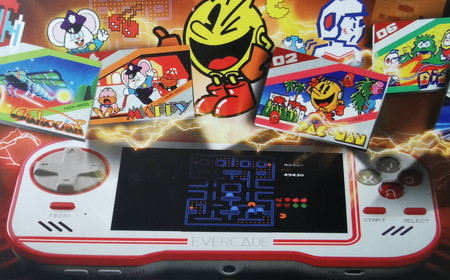 Análisis de Evercade, una consola portátil pensada para coleccionistas de lo retro que no sabe sacar todo su potencial oculto