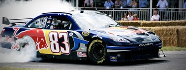 20+1 vídeos de coches quemando rueda. Nada más, solo quemando rueda (y humo, mucho humo)