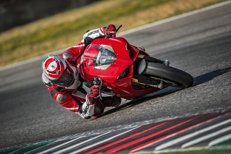 Ducati Panigale V4 2018 1
