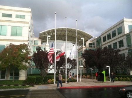 Steve Jobs nos ha dejado: prensa y personalidades se rinden a sus pies