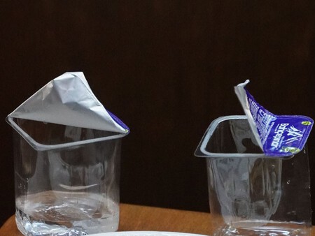 Así puedes reutilizar las tapas metálicas del yogur para decorar tu casa: has mini cuadros para tus fotos