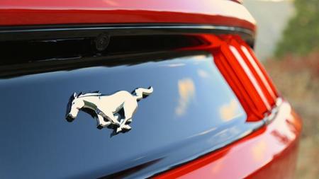 2015-mustang-ecoboost-static-angeles-hwy-002.jpg