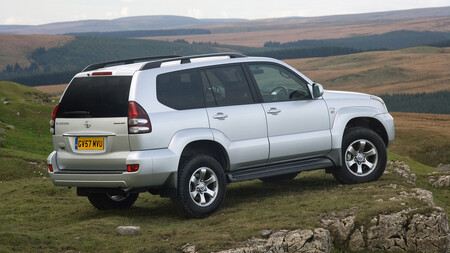 Toyota Land Cruiser 2