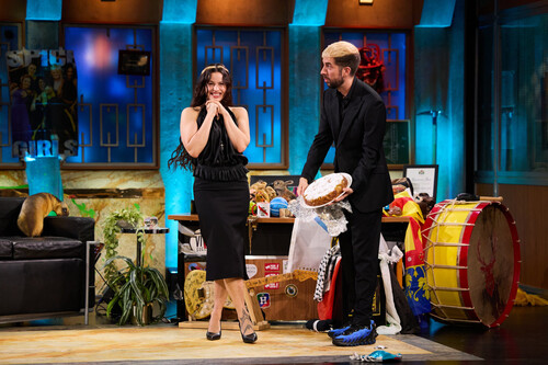 Podemos discutir si el sketch de Rosalía con Almodóvar y compañía en 'La Revuelta' es historia de la televisión. La verdad es que ha reventado los audímetros 