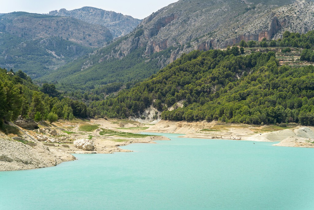 Los pantanos españoles se las prometían muy felices al inicio del verano. Ni las tormentas ni el granizo están evitando su vaciado