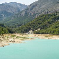 Se suponía que las lluvias de este año iban a dejarnos pantanos rebosantes en verano. La realidad está siendo muy diferente 
