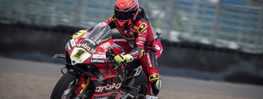 Álvaro Bautista arregla una caída con otra victoria y Xavi Vierge se estrena en el podio de Superbikes