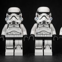 Estar presente en las redes sociales sí, estar enganchado a ellas, no. 