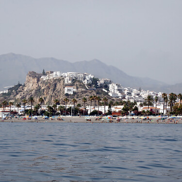 El secreto mejor guardado de la Costa Tropical: un pueblo medieval sobre el mar