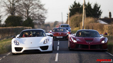 Tener un LaFerrari, un 918 Spyder y un P1 en el garaje