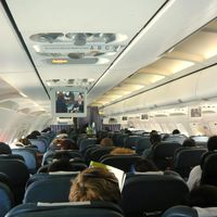 Los pasajeros problemáticos, cada vez más comunes en los aviones 