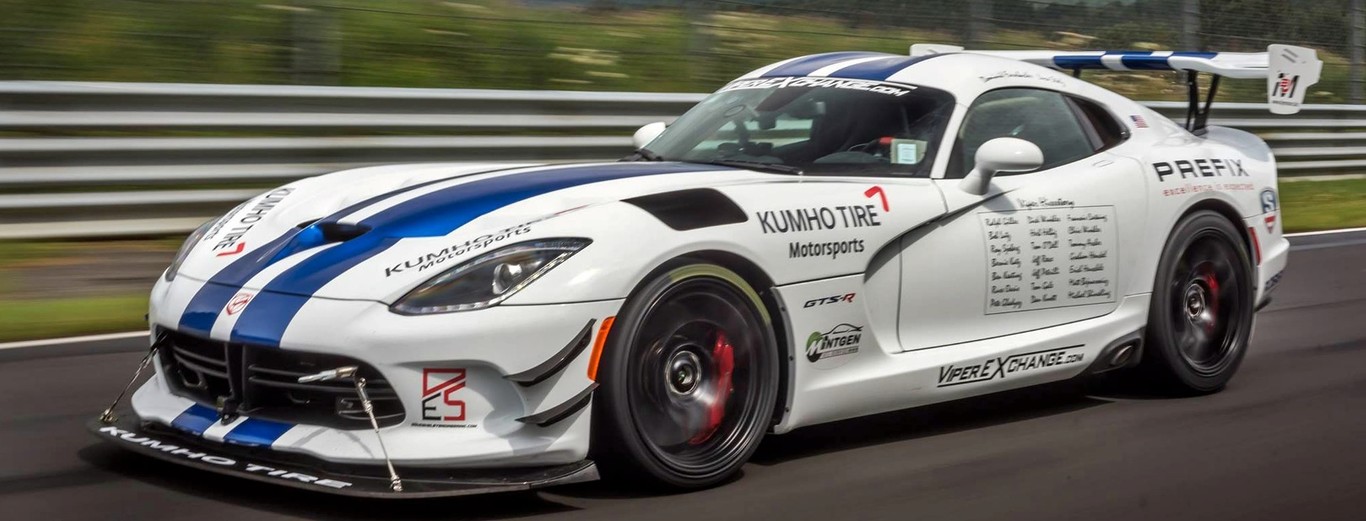 Dodge Viper Acr 7 01 El Record En Nurburgring En 24 Minutos De Documental
