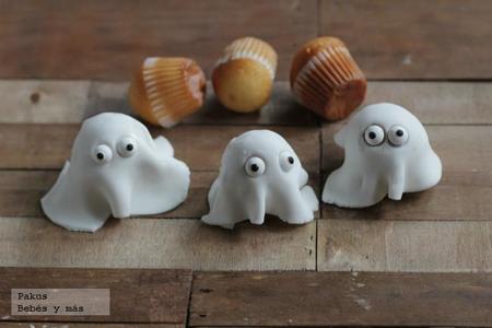 Magdalenas fantasmas para Halloween. Receta para hacer con niños