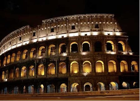 El Coliseo de Roma abre por las noches