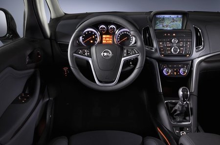 Opel-Zafira-Tourer-37