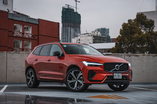 Volvo X60 Recharge PHEV 2022, a prueba: el Volvo más potente hasta la fecha también es eficiente y muy tecnológico
