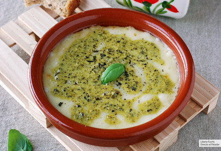 Provolone al horno con pesto y fondo picante: receta de aperitivo para mojar sin parar