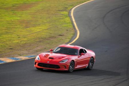 SRT Viper llamado a revisión, México incluido