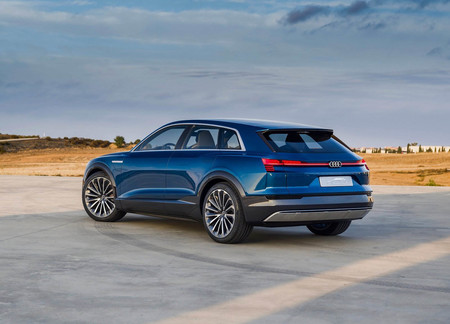 Audi E Tron Quattro Concept 2015 1600 0c