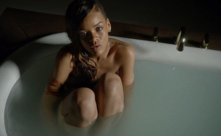 'Stay', lo nuevo de Rihanna, económico y pasado por agua pero aun con esas nos gusta