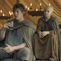 'El caballero de los Siete Reinos' no se parece en nada a 'Juego de tronos' y esa es su mayor virtud. La serie de HBO es una estupenda y ligera aventura de caballerías 