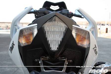 Yamaha T-MAX 530, prueba (conducción en autopista y pasajero)
