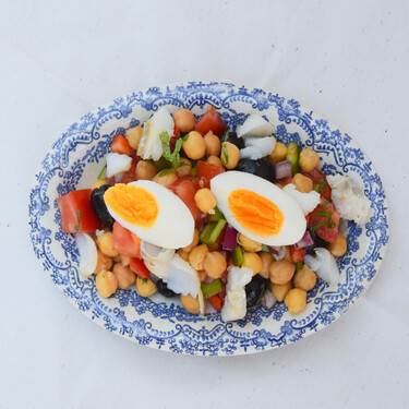 Empedrado de garbanzos, una receta súper fresquita para verano, fácil y rica en proteínas 