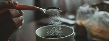 Por que algumas pessoas colocam bicarbonato no café? A ciência explica se faz diferença 