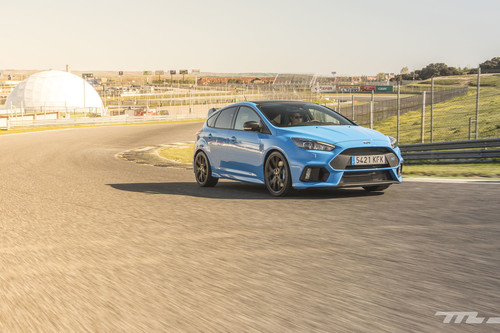 Probamos el Ford Focus RS Performance Pack, un compacto de 350 CV divertido pero que nos ha sabido a poco