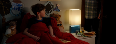 "Aquí tienes una caja con toda la pornografía del mundo": la contundente campaña para una infancia libre de móviles 