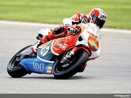 gp250_hector-barbera-el-mejor-del-viernes-en-valencia.jpg