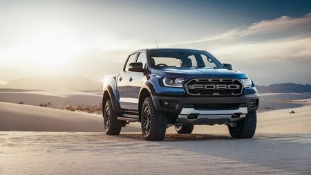 El nuevo Ford Ranger Raptor tiene este aspecto: casi tan bestia como el F-150 Raptor