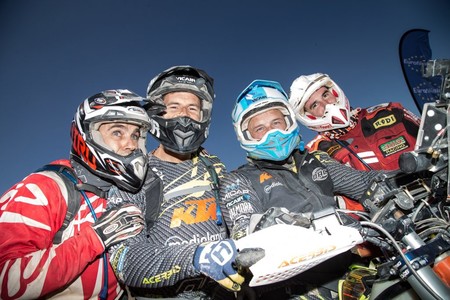 Un piloto español tilda al Dakar de "casa de putas" porque "saben que los equipos hacen trampas"