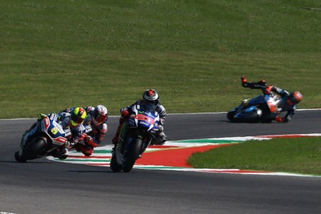 Tito Rabat operado con éxito de la clavícula. Loris Baz, rotura de cuatro dedos