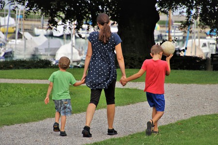 Family 3687187 1280