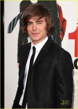 Zac Efron en la premiere en Hollywood de '17 Again'