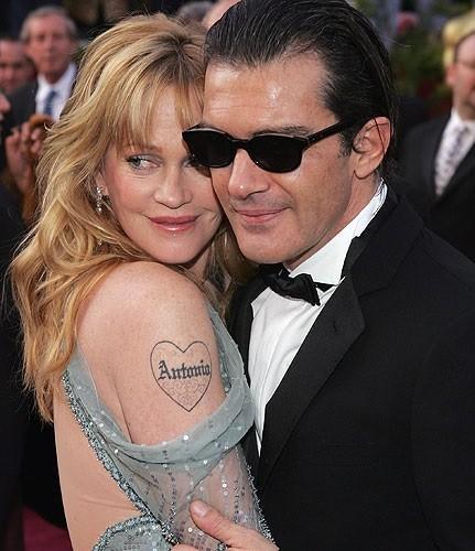Atención al tatuaje fino y con clase que se quiere hacer Melanie Griffith en honor a su ex-"Anchonio"