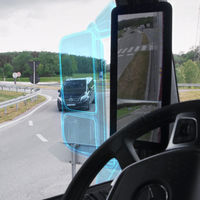 El camión Mercedes-Benz Actros marca el adiós a los espejos retrovisores y a lo analógico: así funciona la tecnología MirrorCam