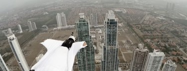 No hay nada más alucinante que volar en wingsuit entre dos rascacielos