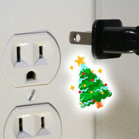 Cómo elegir un multicontacto o extensión con protección para tus series de luces navideñas 