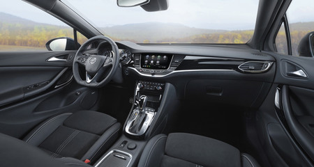 Opel Astra 2020 interior